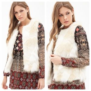 NWOT Forever 21 Contemporary Two Tone Faux Fur Vest, Small